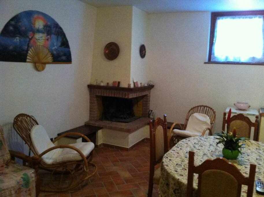 Ospitaci Appartamenti Di Campagna Le Rancole Valtopina エクステリア 写真